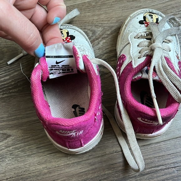 Nikes 3/4 Minnie Mouse Custom - Picture 6 of 6